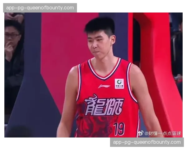 广州龙狮新援德翁特·伯顿正式抵达投入训练，郭艾伦徐昕连线受期待