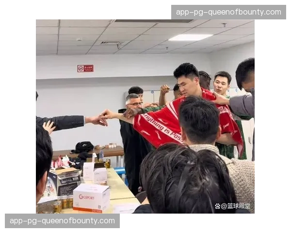 更衣室领袖作用凸显，老将稳定军心激励年轻队员